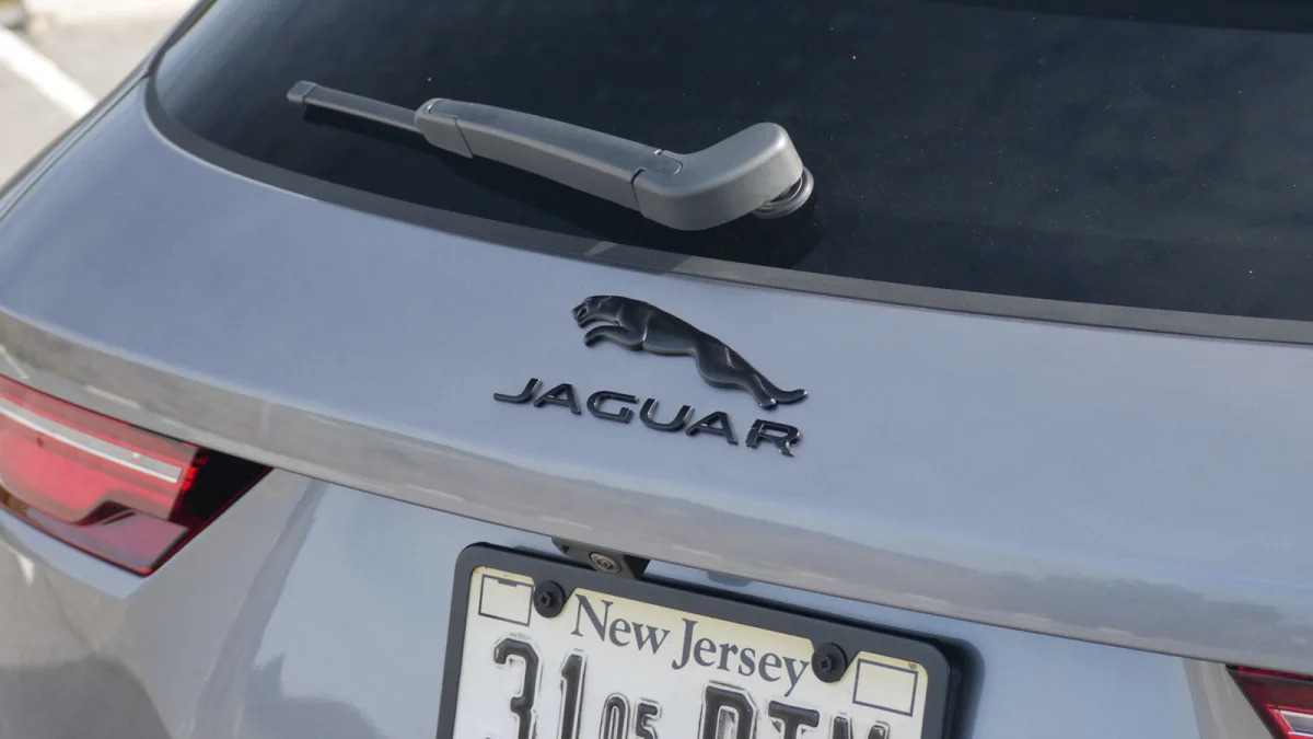 2024 Jaguar F-Pace black leaper