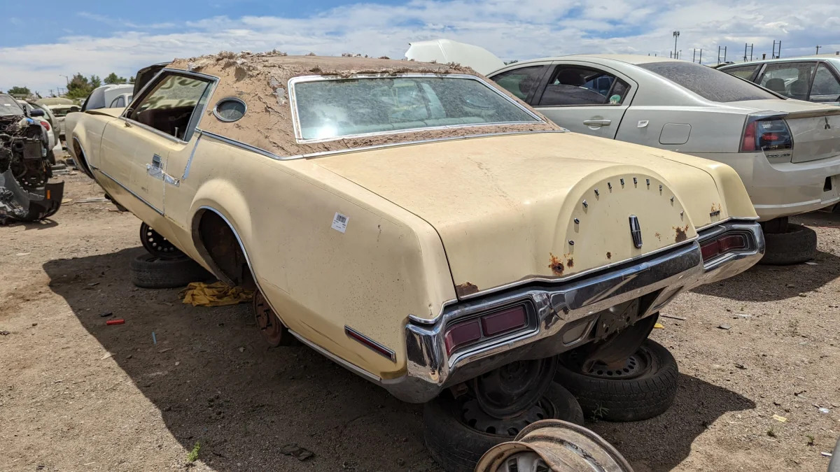 36 - 1972 Lincoln Mark IV in Colorado junkyard - Photo by Murilee Martin