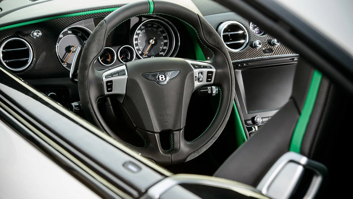 2015 Bentley Continental GT3-R steering wheel