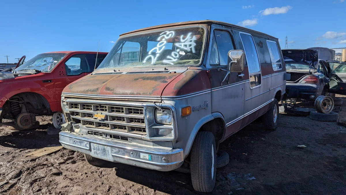 00 - 1978 Chevrolet Van in Colorado junkyard - photo by Murilee Martin