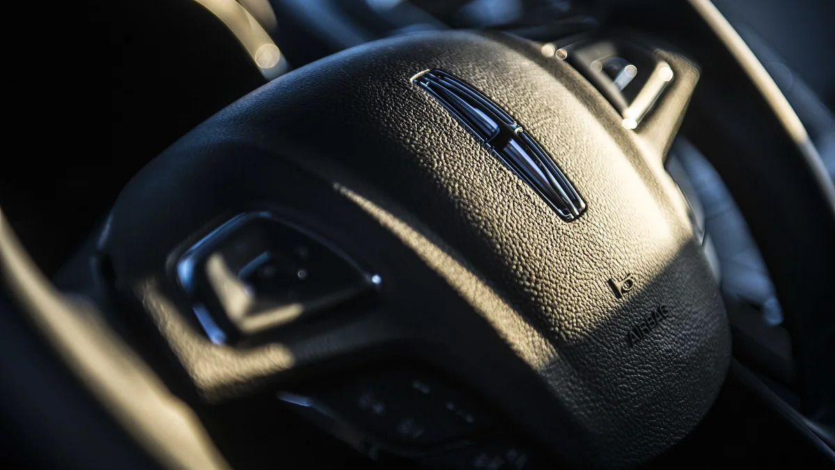 2016 Lincoln MKX steering wheel