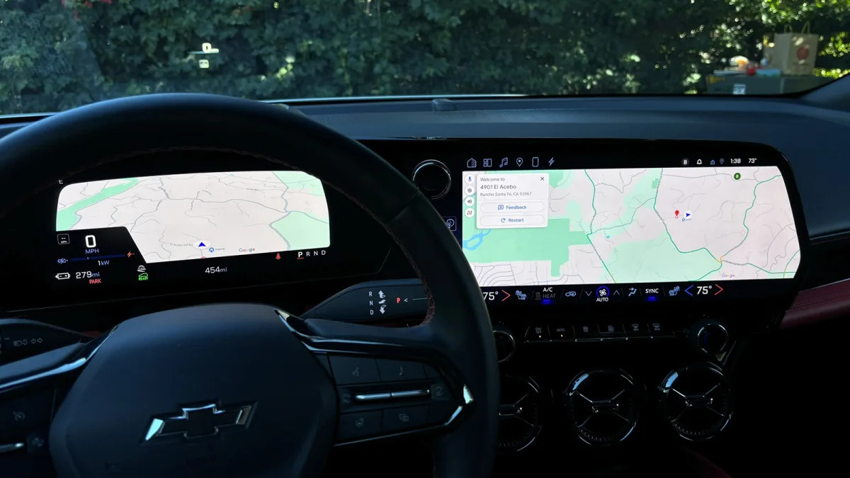 2024 Chevrolet Blazer EV infotainment double map