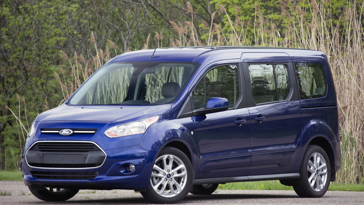 2015 Ford Transit Connect Wagon front 3/4 view