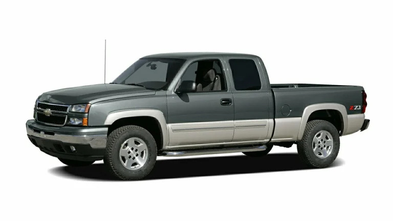 2007 Chevrolet Silverado 1500 Classic LT1 4x4 Extended Cab 5.75 ft. box 134 in. WB