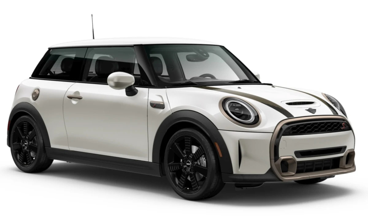 Mini brings back the six-speed manual for certain 2023 trims - Autoblog