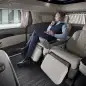 2022-Kia-Carnival-Hi-Limousine-rear-seats