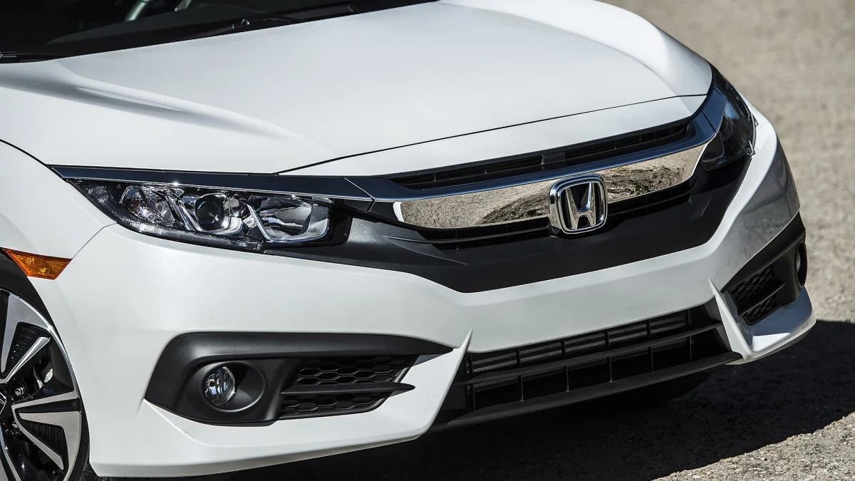2016 Honda Civic front detail
