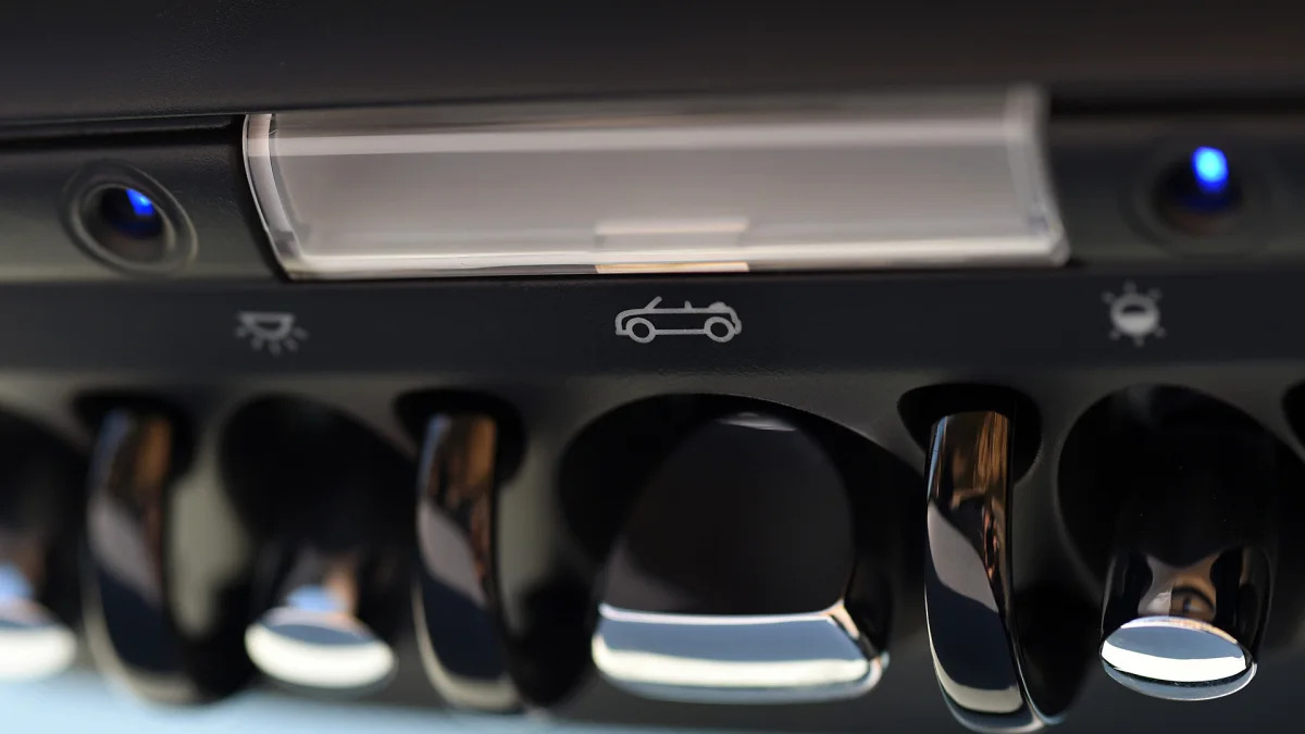 2016 Mini Cooper S Convertible top controls
