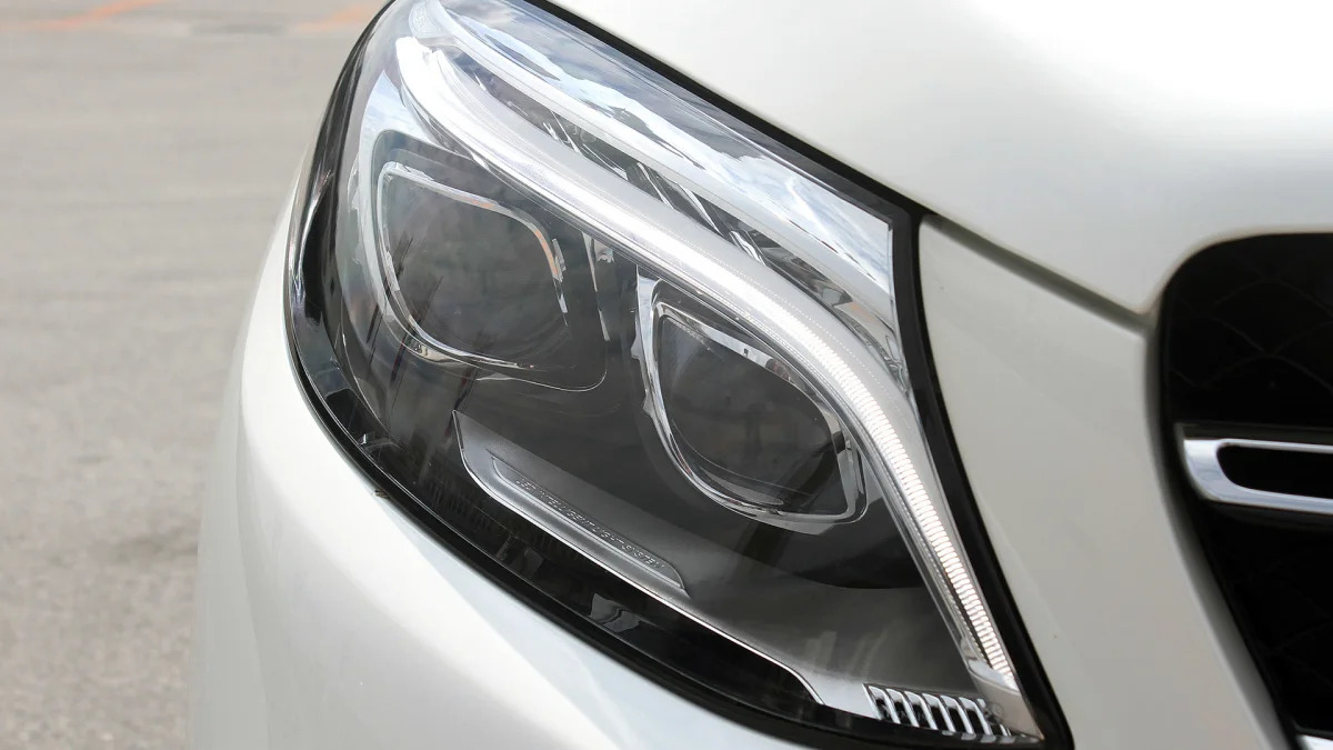 2016 Mercedes-Benz GLE headlight