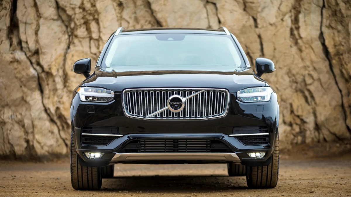 2016 Volvo XC90 dead on, check out that face