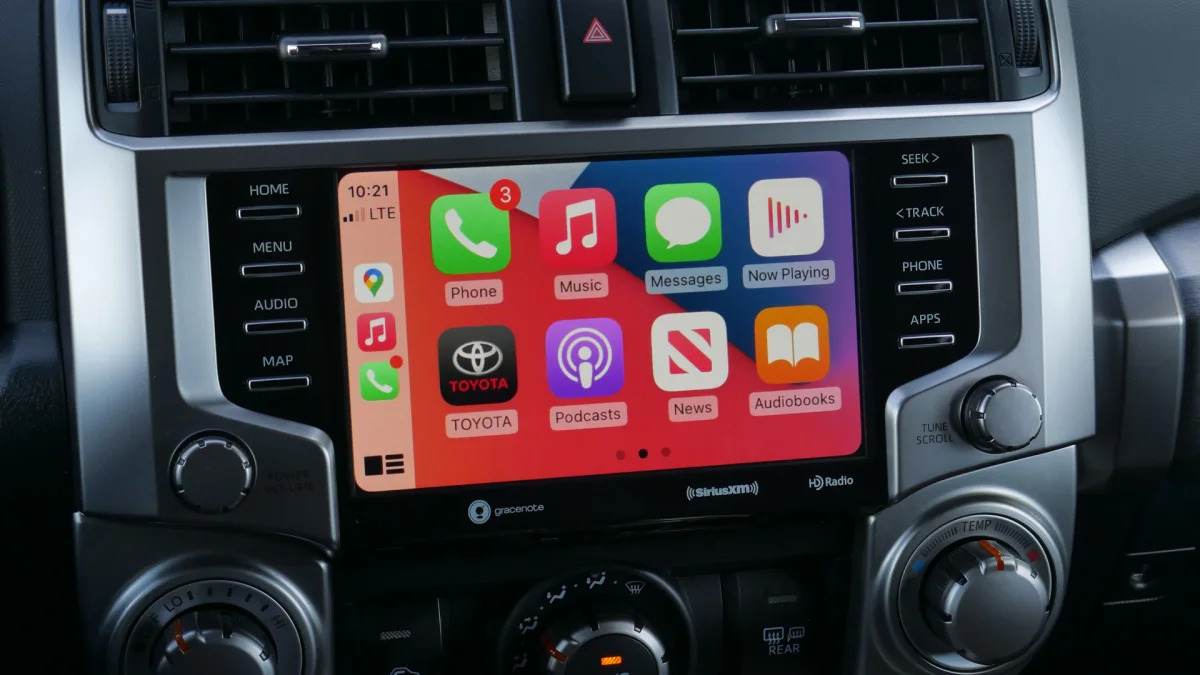 2021 Toyota 4Runner Trail Edition interior touchscreen apple carplay