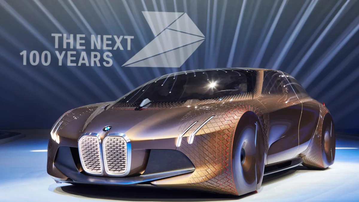 BMW Vision Next 100 Concept front lead 2