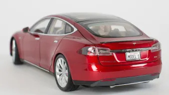 Tesla Model S P85 diecast scale model