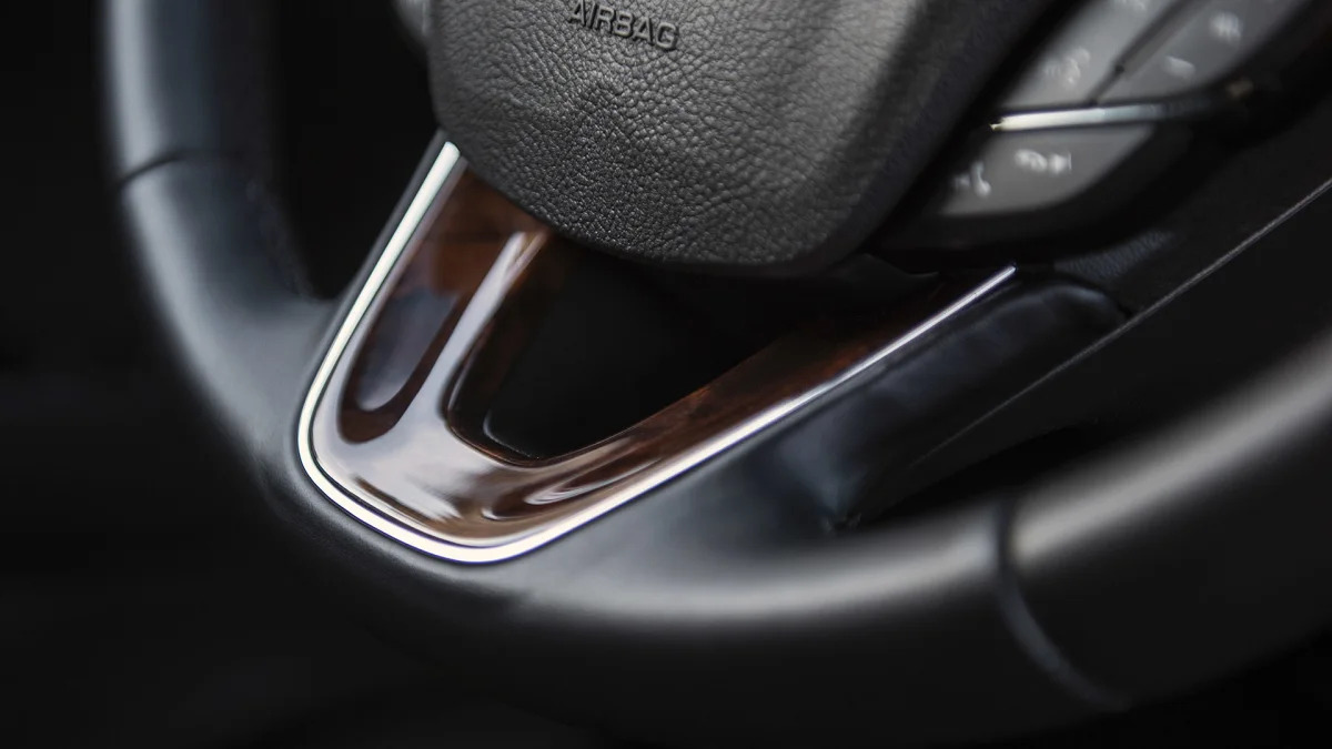 2016 Lincoln MKX steering wheel detail