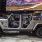 2020-jeep-gladiator-mojave-chicago-05