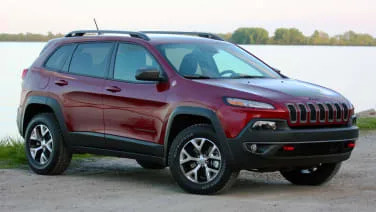 FCA recalling 323,000 cars for wiring, software issues