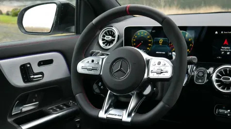<h6><u>Mercedes-AMG GLA 35 Drive Mode Selector</u></h6>