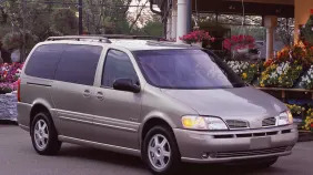 2004 Oldsmobile Silhouette Premiere Front-Wheel Drive Passenger Van