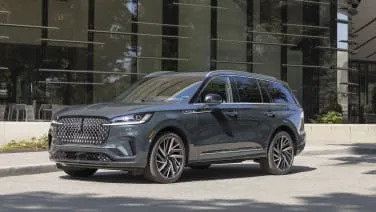 2025 Lincoln Aviator revealed with new face, more tech, no more PHEV