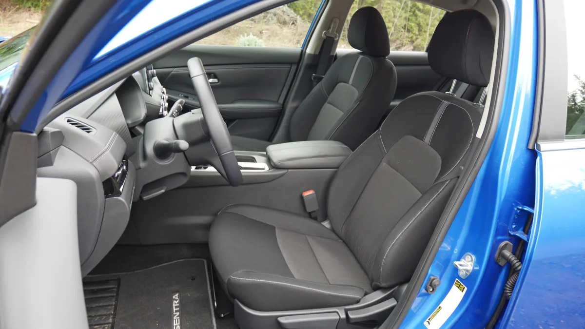 2020 Nissan Sentra driver seat