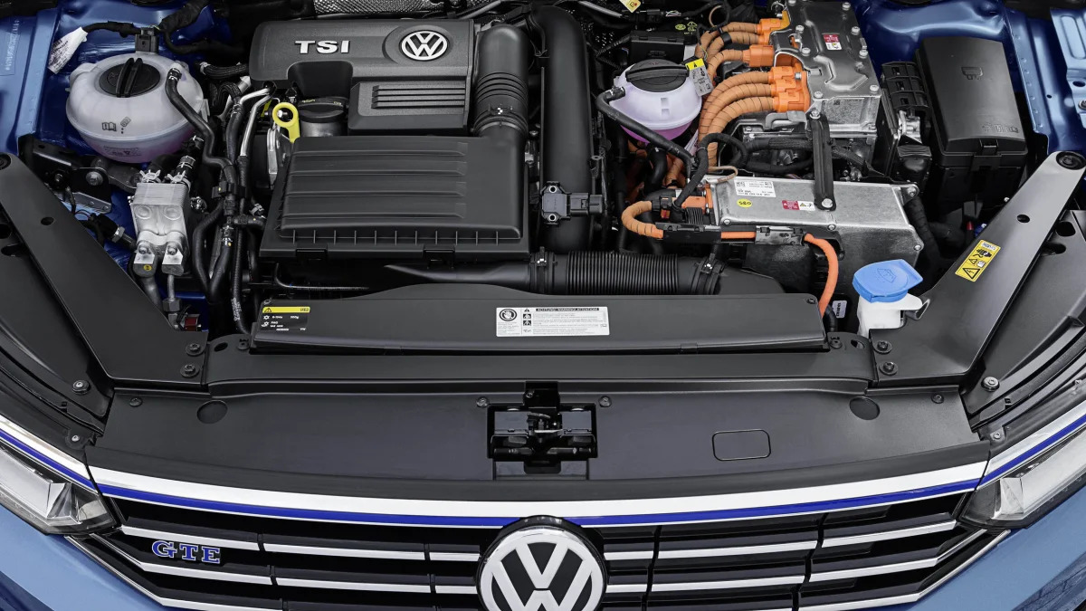 Volkswagen Passat GTE engine