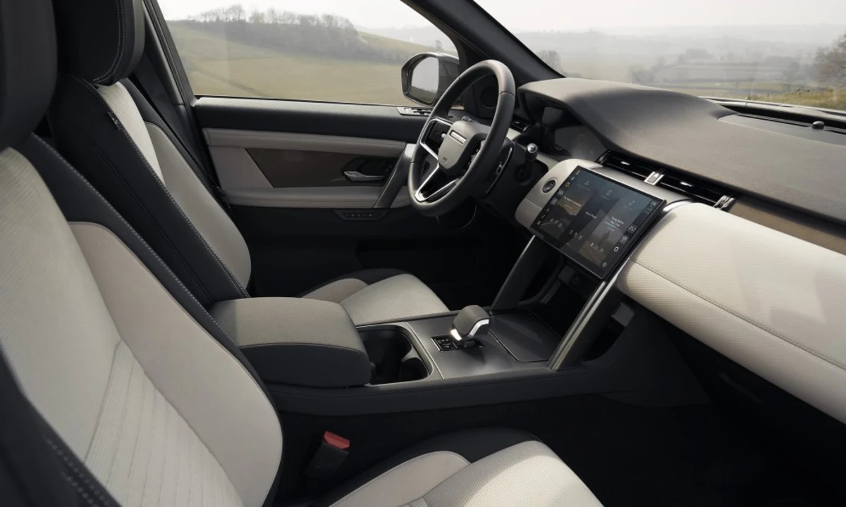 2024 Land Rover Discovery Sport gets new interior, updated infotainment -  Autoblog