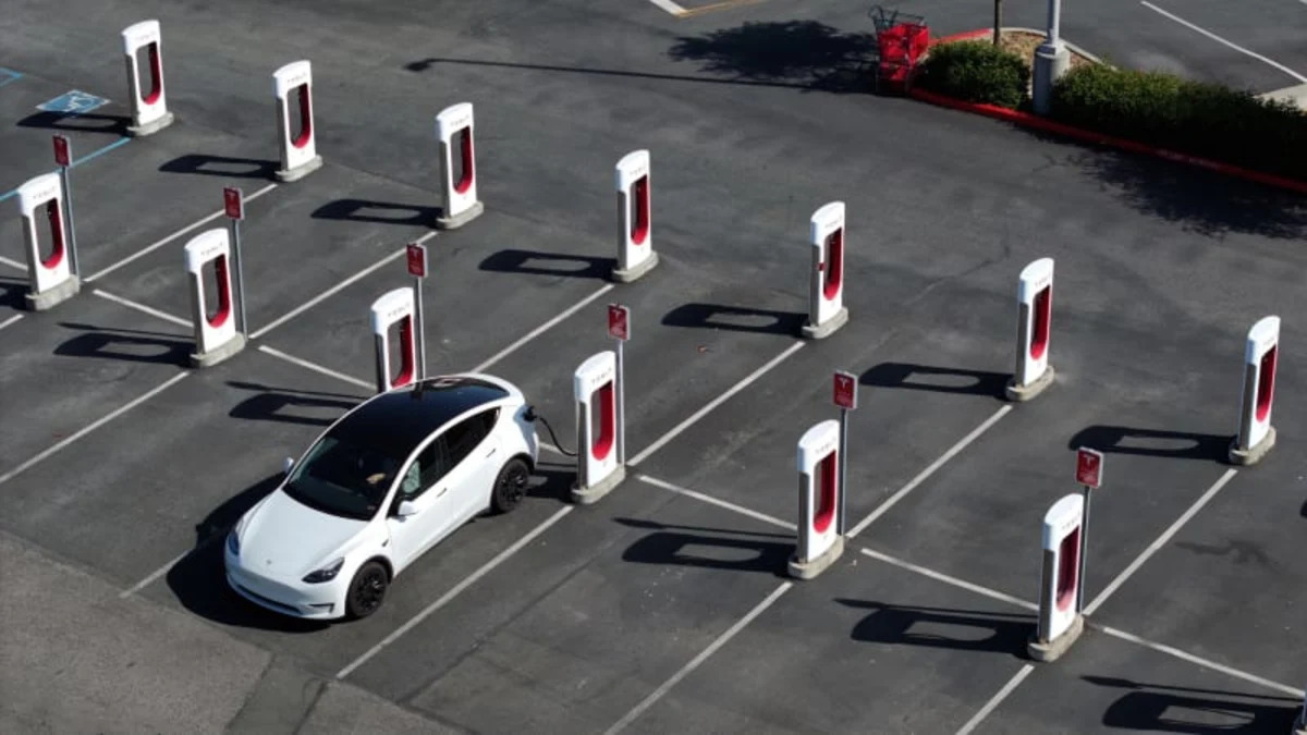 Tesla rehires some Supercharger workers weeks after Musk cut them