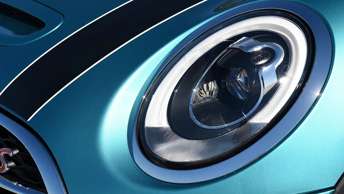 2016 Mini Cooper S Convertible headlight