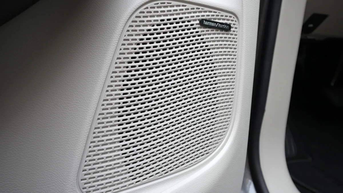 2017 Chrysler Pacifica door speaker
