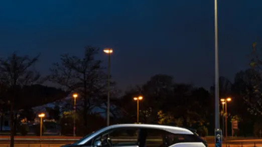 BMW i3 streetlight charging