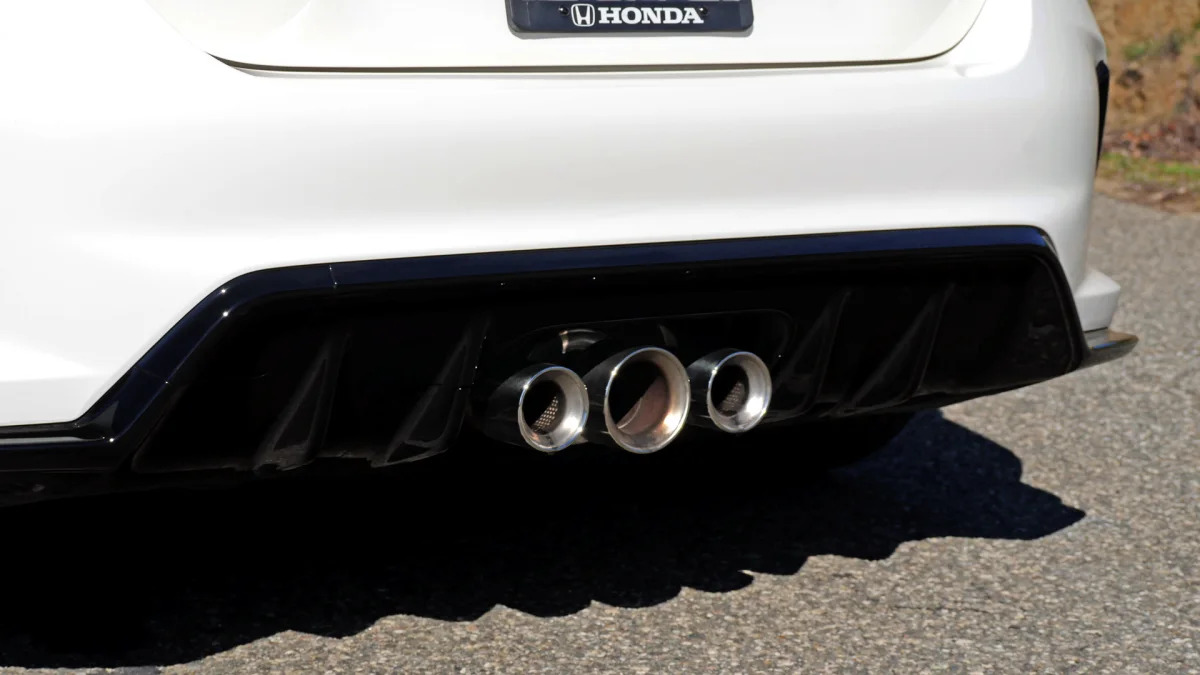 2023 Honda Civic Type R exhaust and diffuser