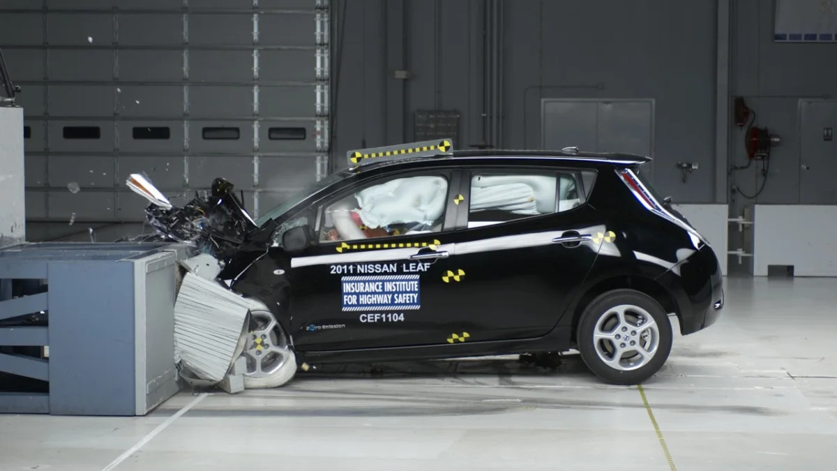 2011 Nissan Leaf crash tests