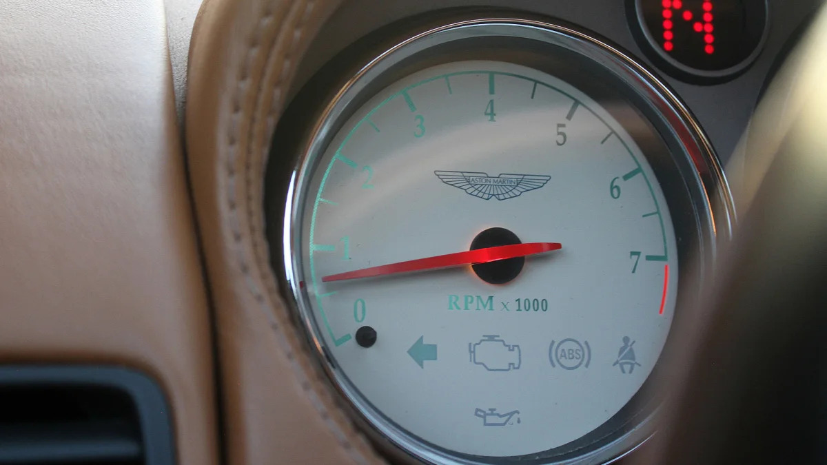 2005 Aston Martin Vanquish S tachometer