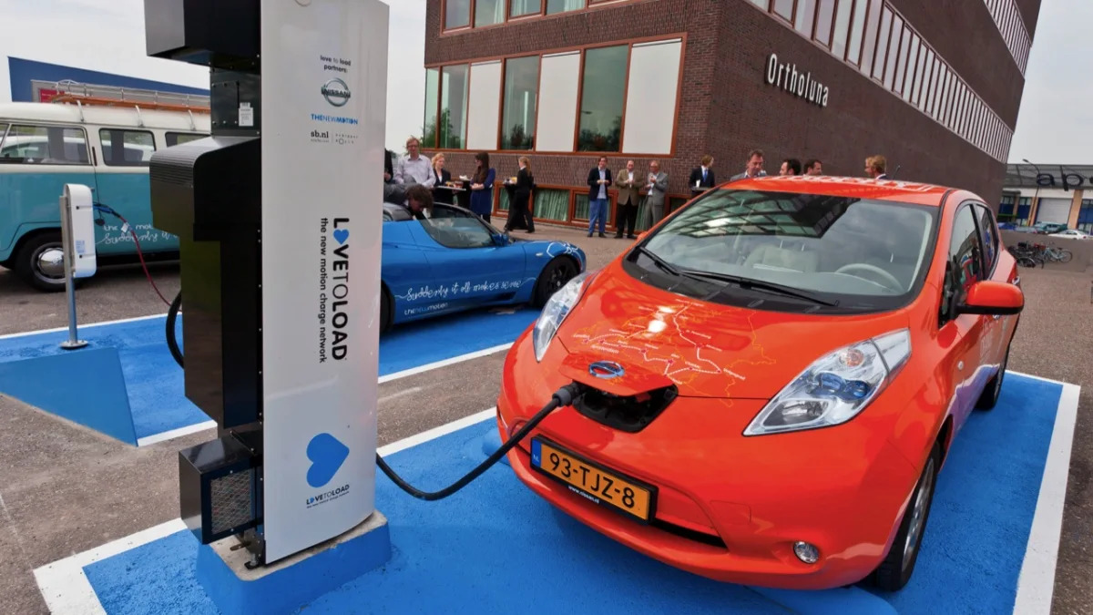 Nissan Leaf with DC fast charger