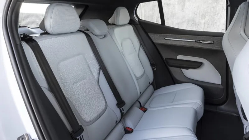 2025 Volvo EX30 Single Motor interior 16.jpg