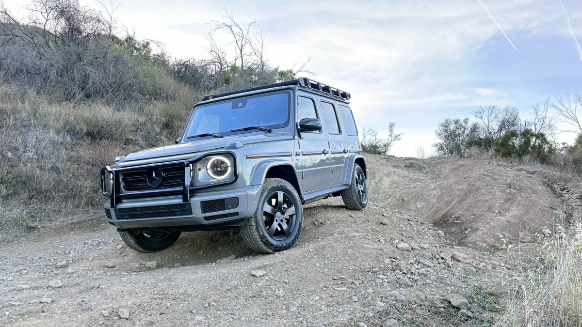 Mercedes G 550 Professional Edition off-road downhill wide