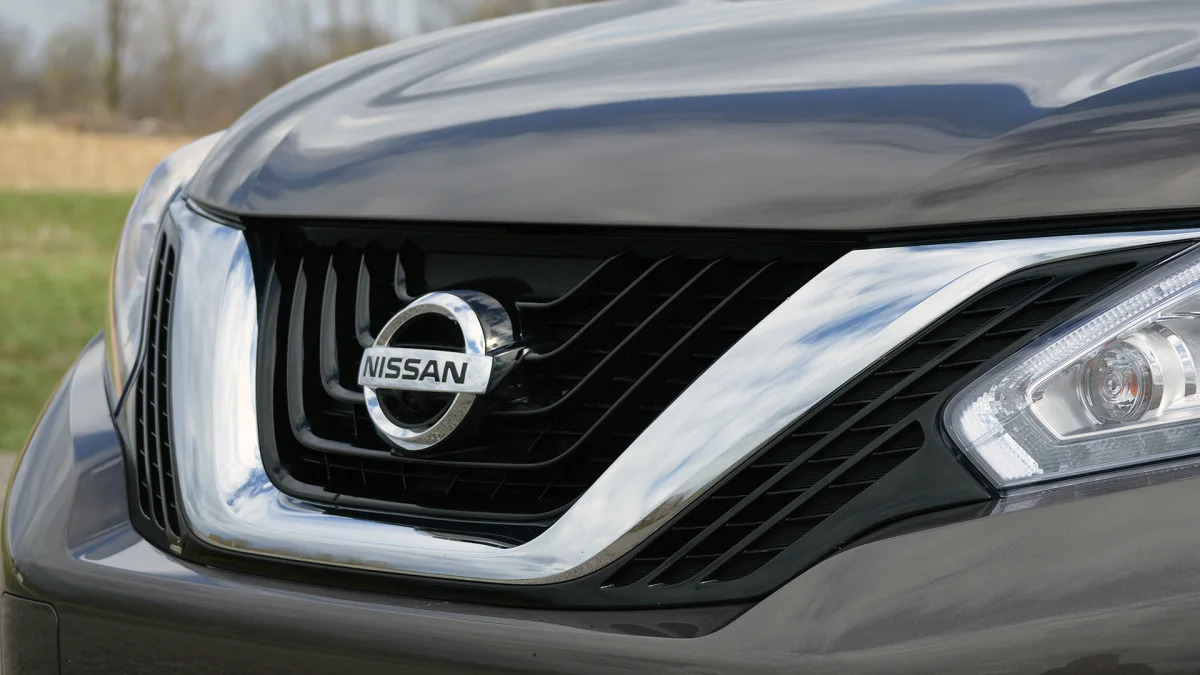 2015 Nissan Murano grille