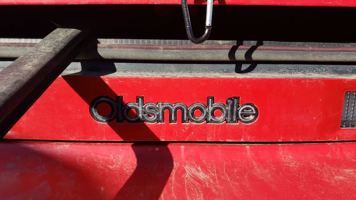 04 - 1993 Oldsmobile Cutlass Supreme in Colorado Junkyard - photo by Murilee Martin