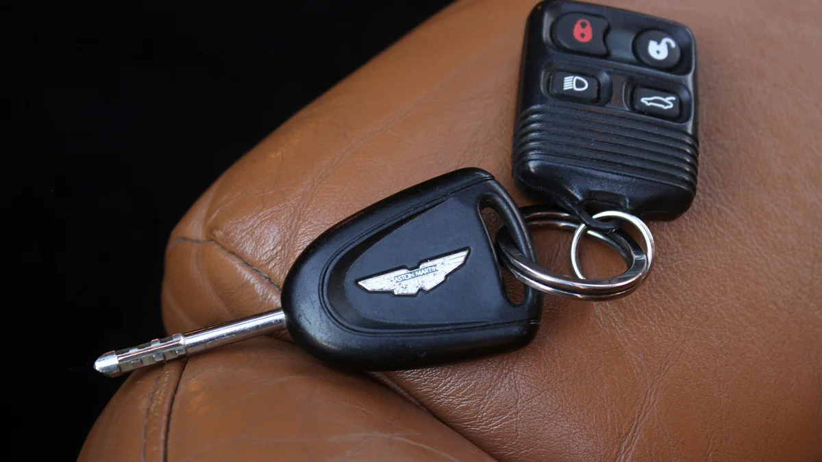 2005 Aston Martin Vanquish S keys