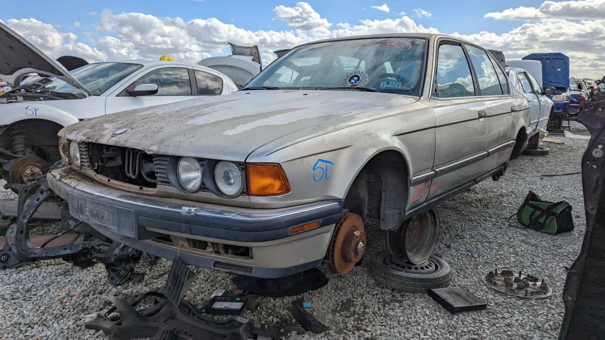 99 - 1990 BMW 750iL in California junkyard - photo by Murilee Martin
