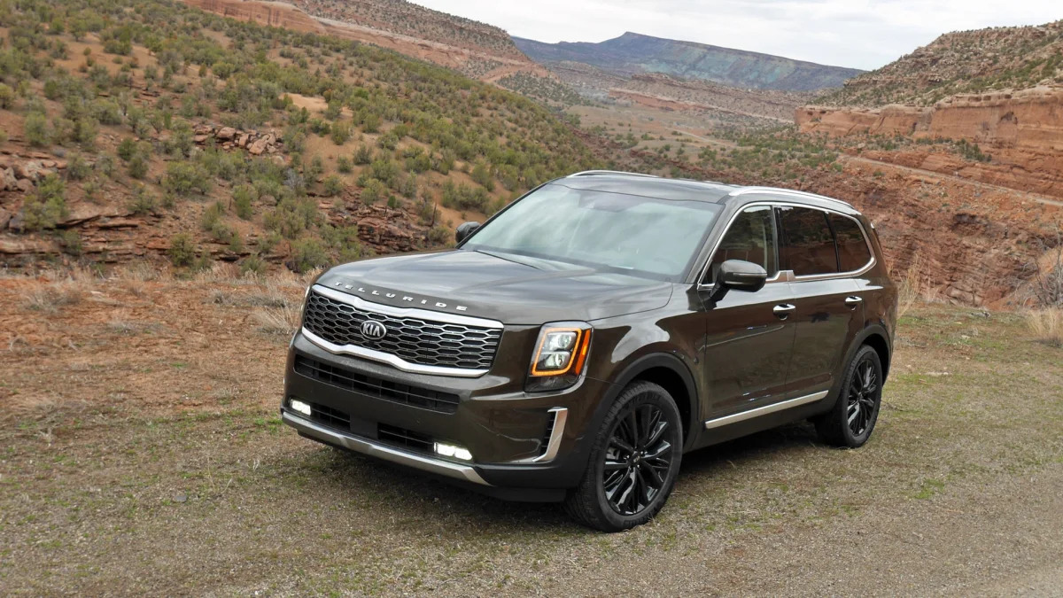 2020 Kia Telluride from front 3/4