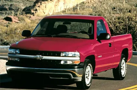 2000 Chevrolet Silverado 1500 LS 4x4 Regular Cab 8 ft. box 133 in. WB