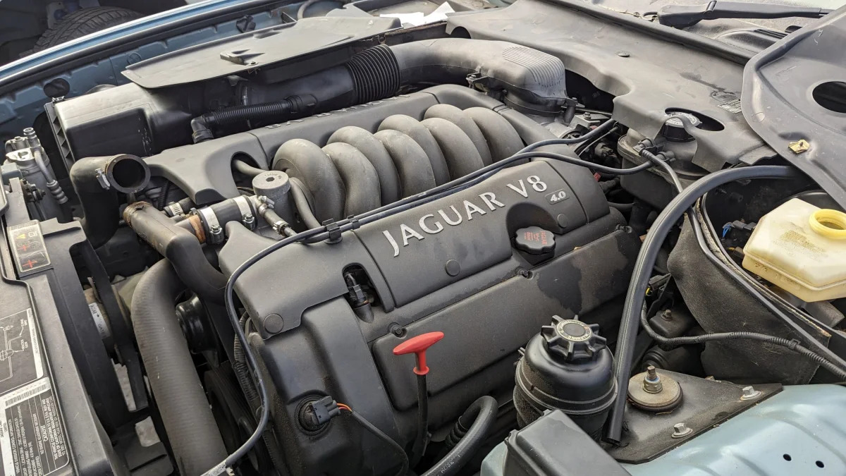 13 - 2001 Jaguar XJ8 in Colorado junkyard - photo by Murilee Martin