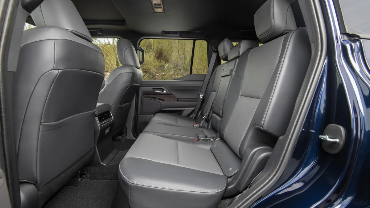 2024 Lexus GX 550 Premium+ second row bench