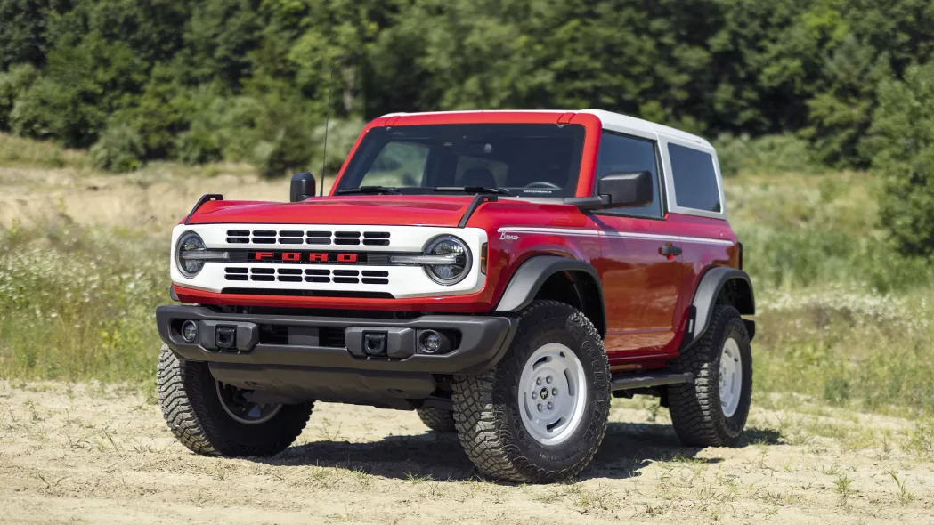2023 Bronco Heritage Edition_Race Red_01