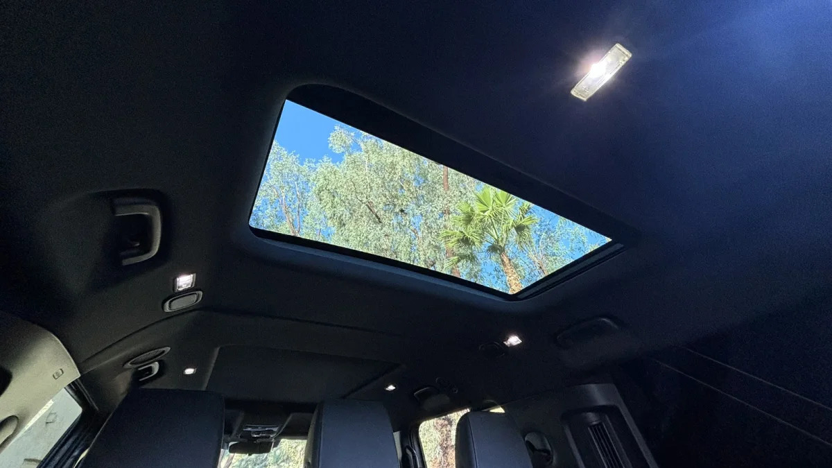 Land Rover Defender 130 Outbound third row skylight
