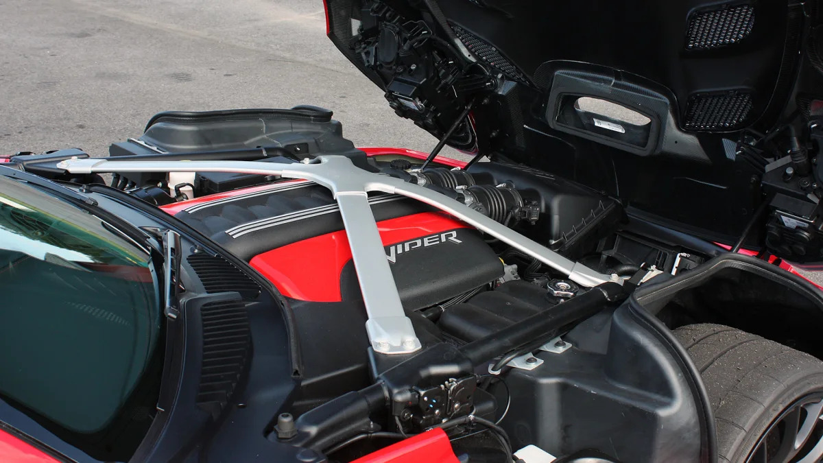 2016 Dodge Viper ACR engine
