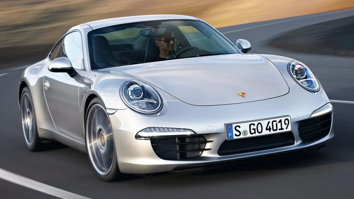 Midsize Premium Sporty Car - 2014 Porsche 911