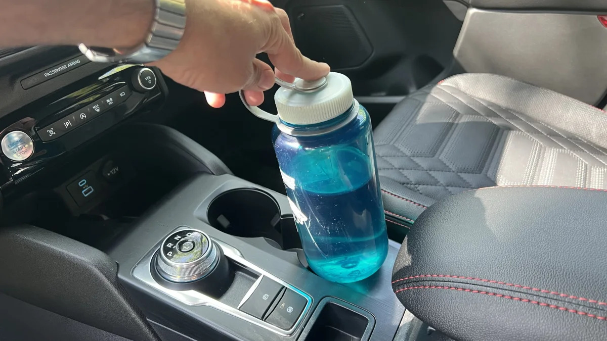 2023 Ford Escape - Front cuphoders with Nalgene