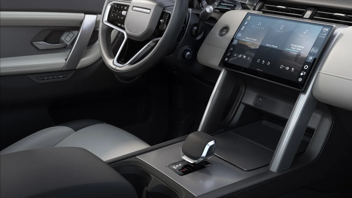 2024-land-rover-discovery-sport-interior